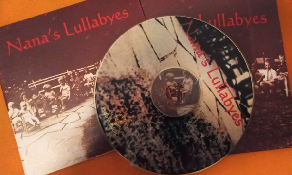 GIULIA LORIMER - Nana's Lullabyes . CD Sleeve